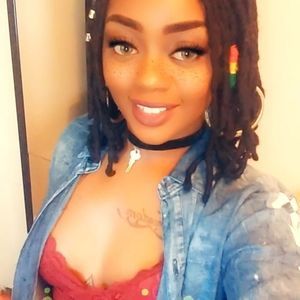 Meet your Posher, Renee